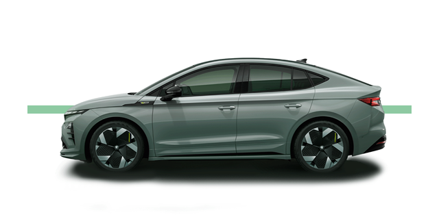 Skoda Enyaq Coupe in der Seitenansicht vor einem weißen Hintergrund freigestellt